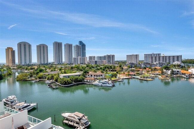 400 Sunny Isles Blvd in Sunny Isles Beach, FL - Building Photo - Building Photo
