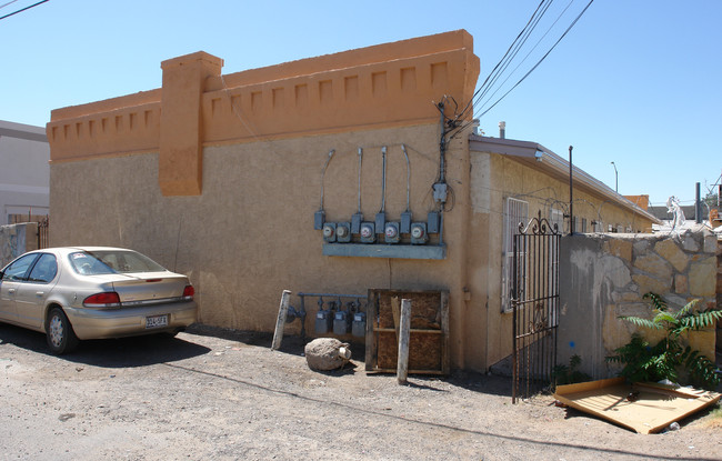 3501 Alameda Ave in El Paso, TX - Building Photo - Building Photo