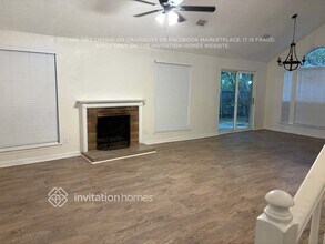 1010 Silver Spruce Dr in Arlington, TX - Foto de edificio - Building Photo