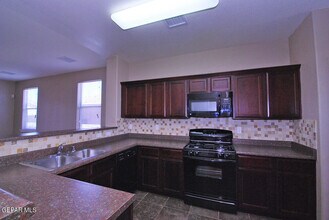 5033 Lone Cactus Ct in El Paso, TX - Building Photo - Building Photo