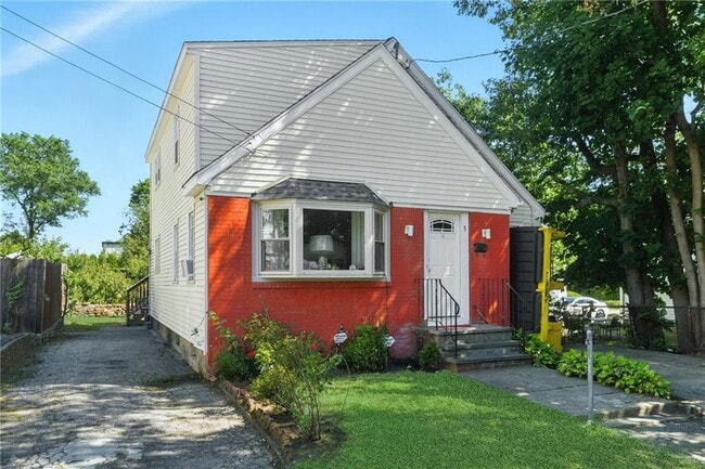 property at 5 Bradley St