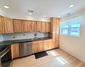 404 Briarwood Ct in New Paltz, NY - Building Photo - Building Photo