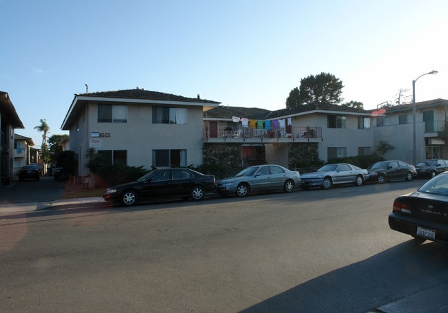 6523 Trigo Rd in Goleta, CA - Building Photo - Building Photo