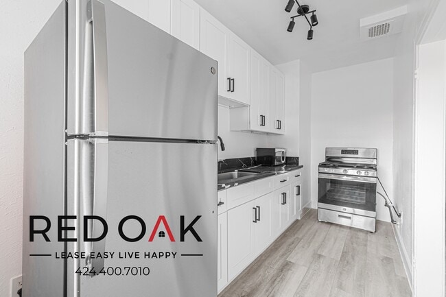 687 Shatto Pl in Los Angeles, CA - Foto de edificio - Building Photo