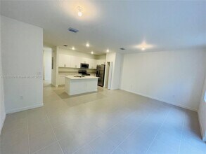 110 SE 10th St in Homestead, FL - Building Photo - Building Photo
