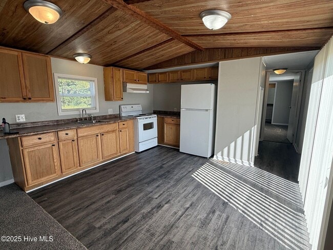 122 Osage Ln in Jacksonville, NC - Foto de edificio - Building Photo