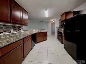 2463 Winnipeg Dr in Lakeland, FL - Building Photo - Building Photo