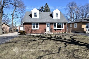 1111 Brookwood St in Bensenville, IL - Building Photo