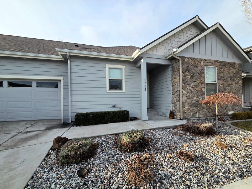 1712-1714 Danny Boy Ln in Wenatchee, WA - Building Photo