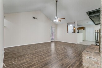 5722 Larkdale Dr in San Antonio, TX - Building Photo - Building Photo