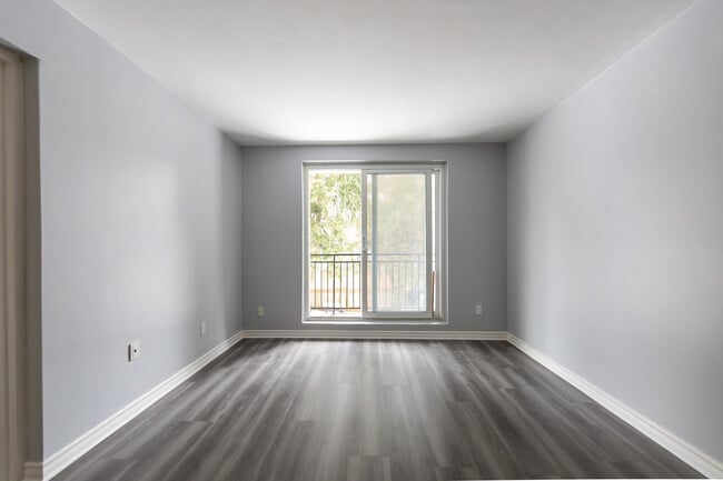 931-932 Caledonian Vw in Cambridge, ON - Building Photo - Building Photo