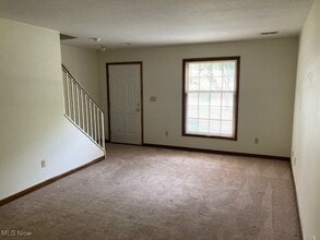 723 Lakeview Dr in Cortland, OH - Building Photo - Building Photo