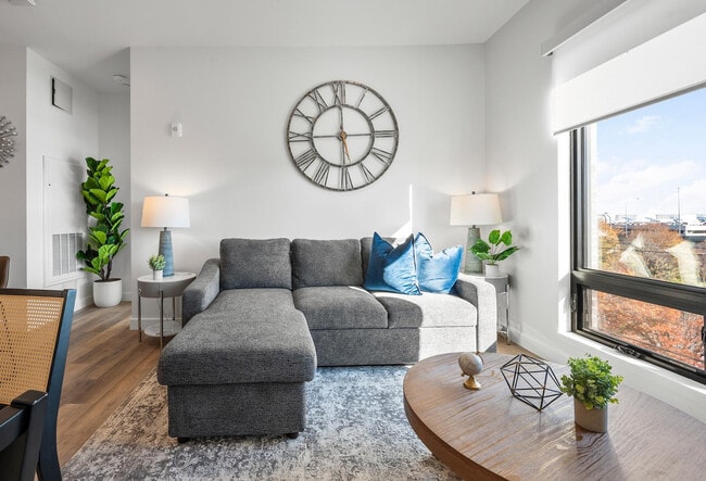 282 Bremen St, Unit SI ID1240292P in Boston, MA - Foto de edificio - Building Photo