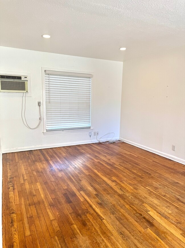 231 Storeywood Dr in San Antonio, TX - Foto de edificio - Building Photo