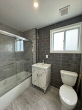 203 N 8th St, Unit 1 in Lindenhurst, NY - Building Photo - Building Photo