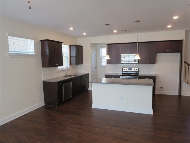 134 Cobblestone Dr in Dallas, GA - Building Photo - Building Photo