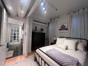 1662 Commonwealth Ave, Unit 12 in Boston, MA - Building Photo - Building Photo