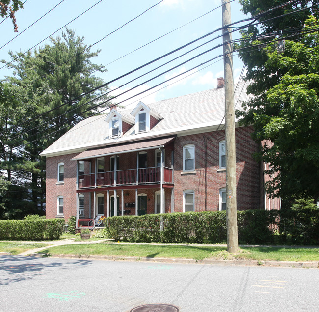 143 7th St in Turners Falls, MA - Building Photo - Building Photo