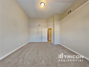 7632 McGillicuty Dr in Union City, GA - Foto de edificio - Building Photo