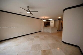 1725 SW 81st Way in North Lauderdale, FL - Foto de edificio - Building Photo