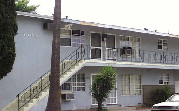6054 Farmdale Ave in North Hollywood, CA - Foto de edificio - Building Photo