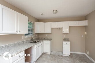 6887 Smoke Ridge Dr in College Park, GA - Foto de edificio - Building Photo