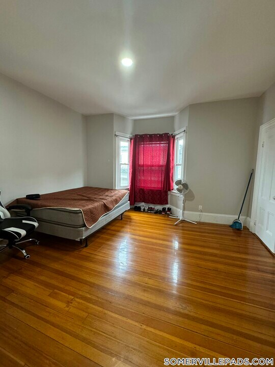 56 Pinckney St-Unit -3 in Somerville, MA - Building Photo