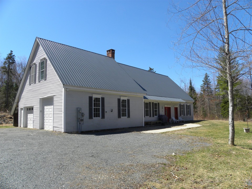 352 Cross Rd in Rumney, NH - Foto de edificio