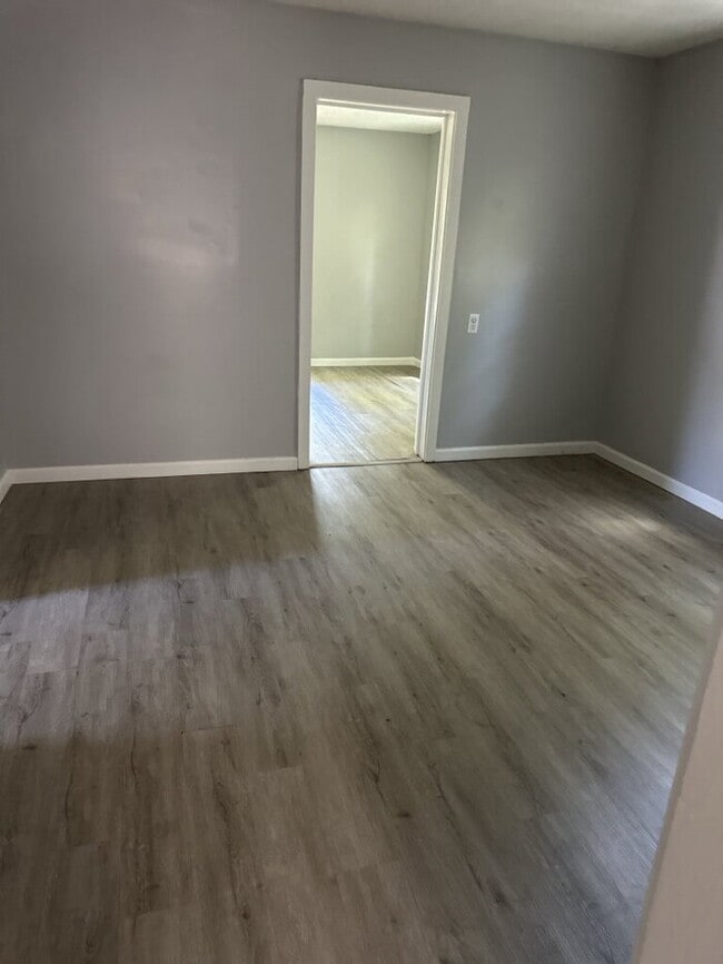 111 Sparrow Ln in Jonesville, SC - Building Photo - Building Photo