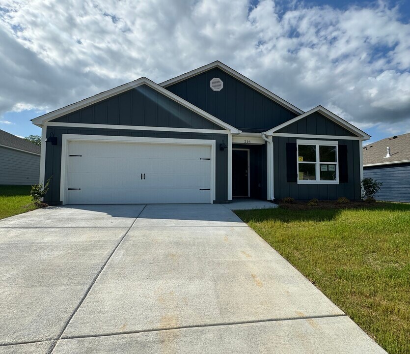 216 Brooks Ln in Springville, AL - Building Photo