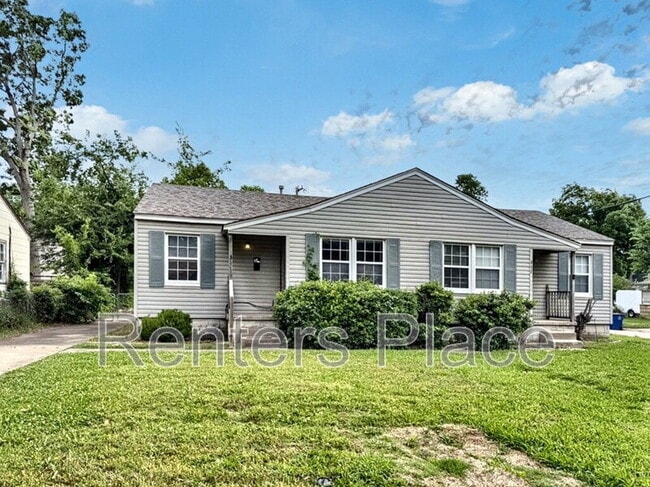 property at 955 E 37th Pl