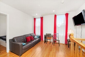 624 S Oakley Blvd in Chicago, IL - Foto de edificio - Building Photo