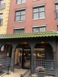 512 W Barry Ave in Chicago, IL - Building Photo - Building Photo