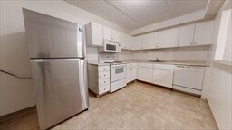 32 Whites Ave in Watertown, MA - Building Photo - Building Photo
