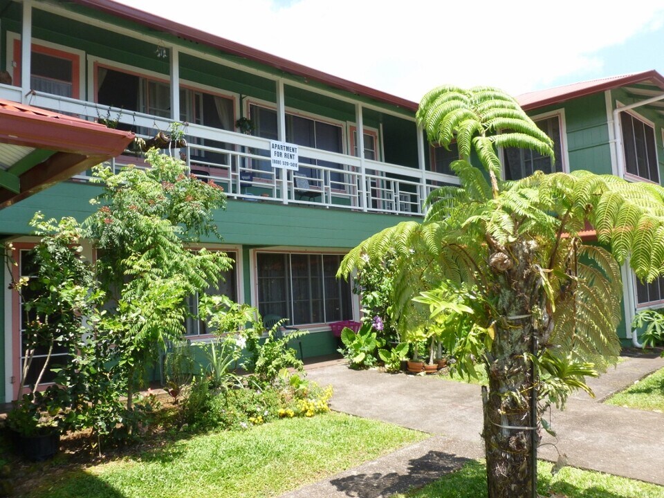 10 Ululani St in Hilo, HI - Building Photo