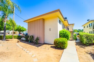 729 E Elder St in Fallbrook, CA - Building Photo - Building Photo