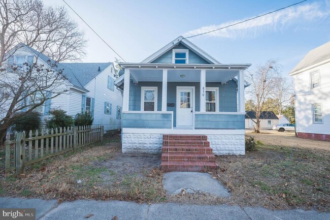 property at 830 S Division St