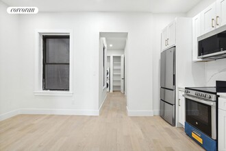 206 W 96th St in New York, NY - Building Photo - Building Photo