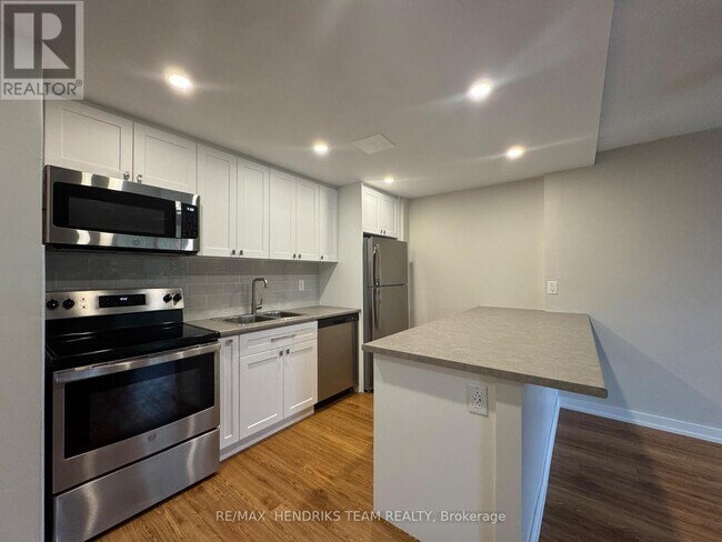 97 Rockwood Ave in St Catharines, ON - Building Photo - Building Photo