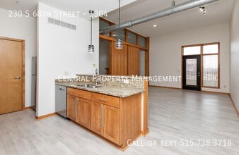 230 S 68th St in West Des Moines, IA - Building Photo - Building Photo