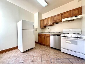 64 W 108th St in New York, NY - Building Photo - Building Photo