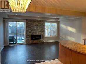 122 Russel Dr in Bradford West Gwillimbury, ON - Building Photo - Building Photo