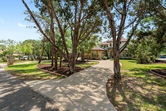 206 Lido St in Lakeway, TX - Building Photo - Building Photo