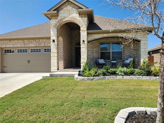 303 Clayton St in Glenn Heights, TX - Building Photo