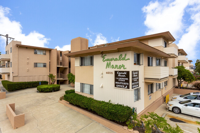 Emerald Manor Apartments in San Diego, CA - Building Photo - Building Photo