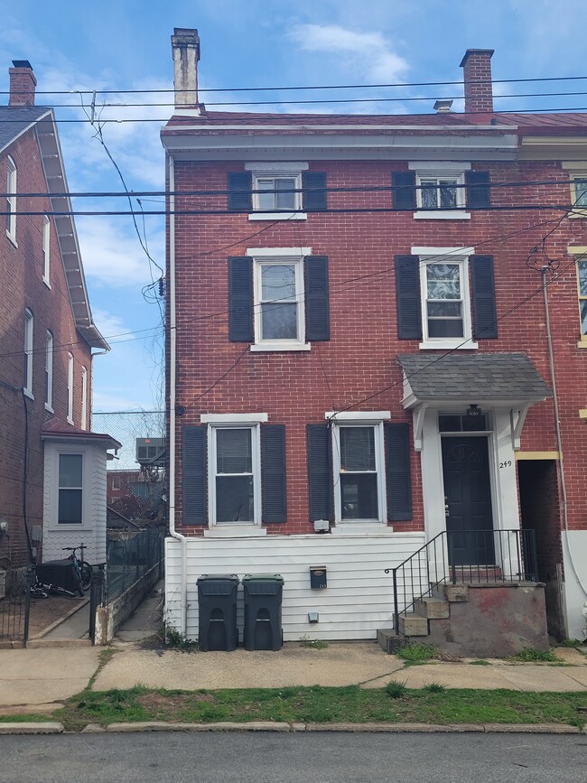 249 Washington Ave, Unit 249 Washington Ave Phoeni
