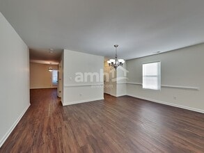 3904 Edgewood Terrace Rd in Greensboro, NC - Foto de edificio - Building Photo