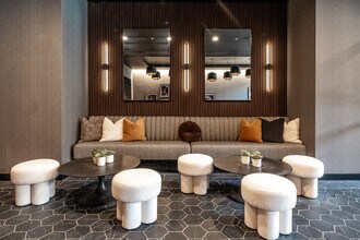 Tempo East Village in Des Moines, IA - Foto de edificio - Interior Photo