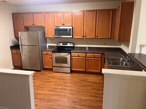 6163 Neuse Wood Dr in Raleigh, NC - Building Photo - Building Photo