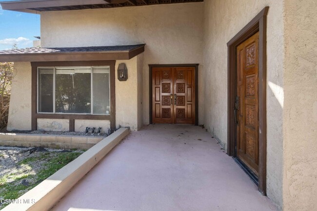 217 Smoke Tree Ave in Oak Park, CA - Building Photo - Building Photo